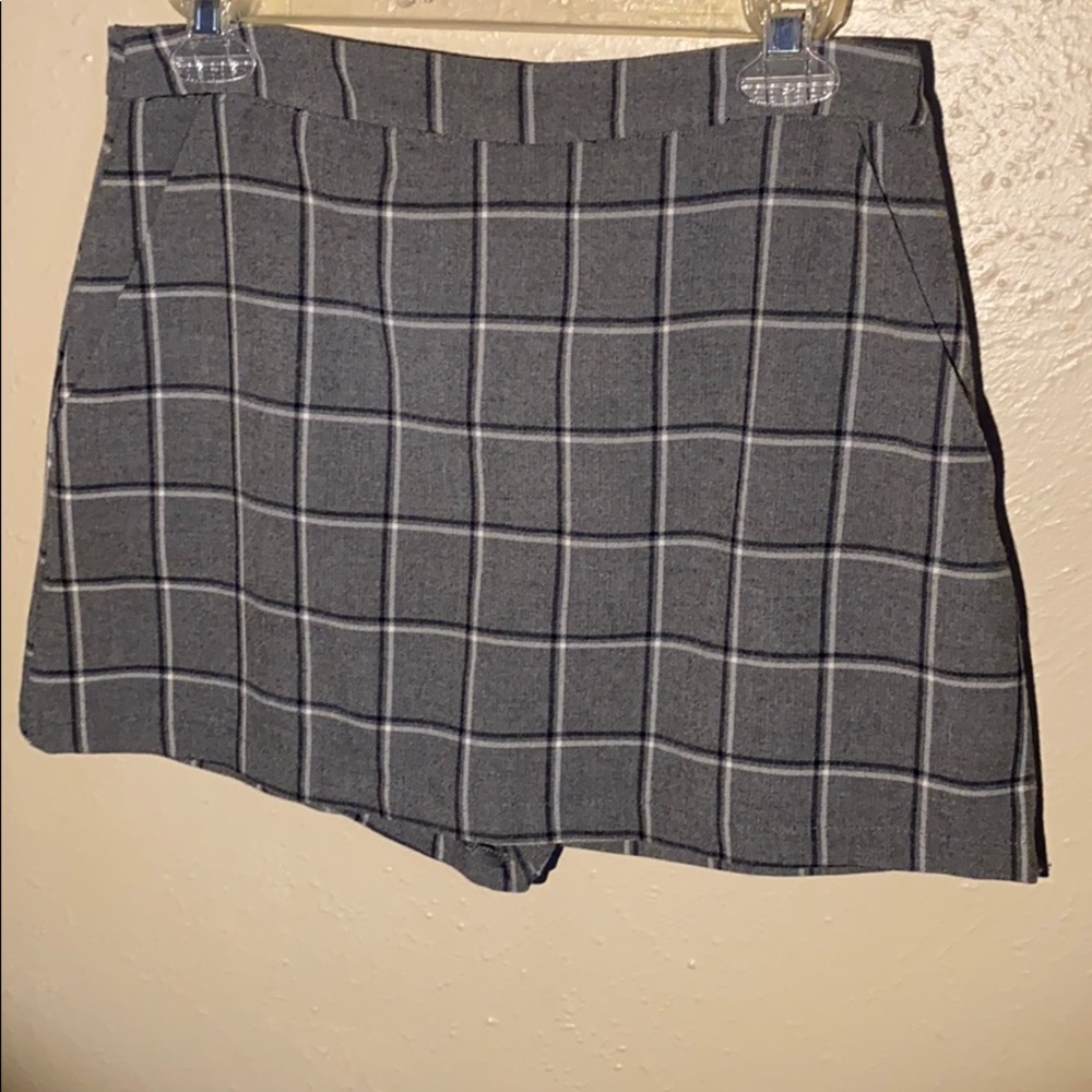 Plaid mini skirt (skort) with pockets!